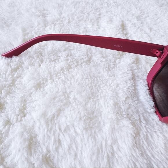Eva Red Square-Framed Sunglasses - Picture 6 of 14